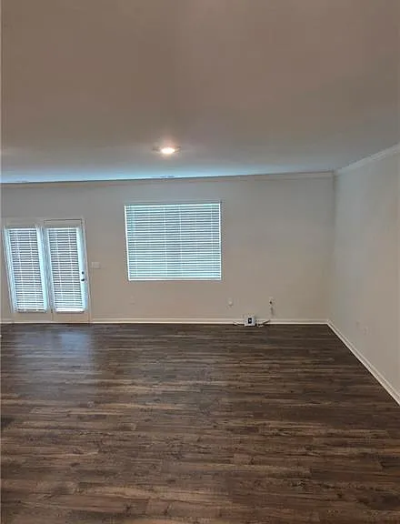 3370 Greyton Dr — Photo 2