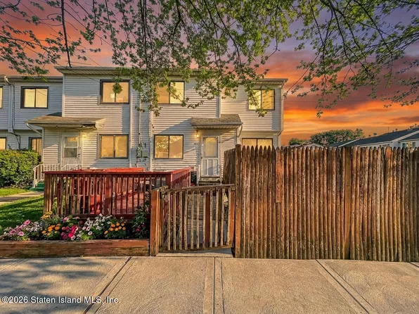 699 Elbe Ave, Staten Island, NY 10304