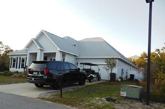 3rd image of 561 Golf Club Dr