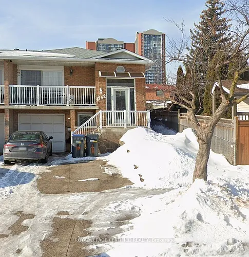 4142 Dursley Cres #LOWER Photo 1