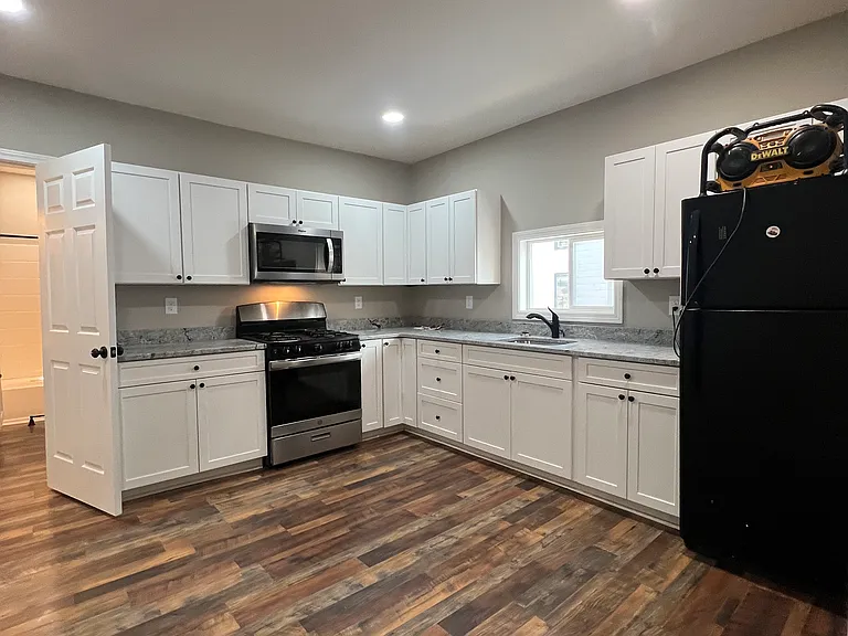 76 Mount Vernon St #1 — Photo 2