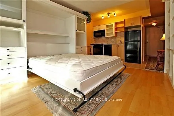 Studio, $1,900 — Photo 4