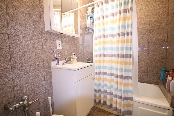 Rented by Dynamik Realty | media 23