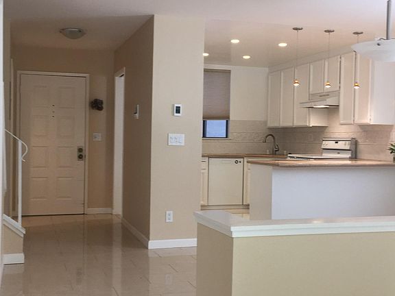 4th image of 747 El Camino Real APT 6