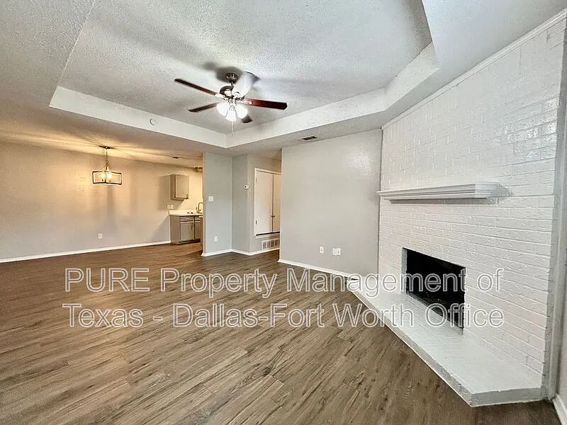 3 bed, 2.0 bath, 1215 sqft, $1,900 — Photo 3