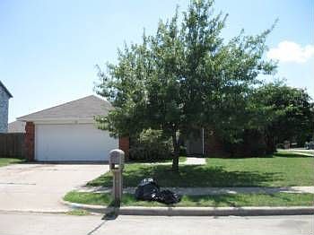 1st image of 818 Packard Dr