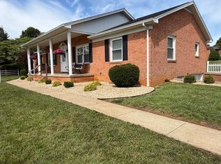 114 Old White Bridge Rd, Waynesboro, VA 22980