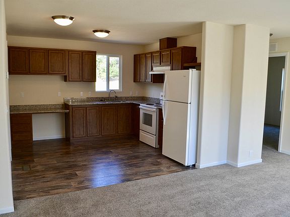 5th image of 1006 Tuolumne Ave