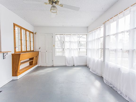 3rd image of 1535 E Wesley Ave #1535