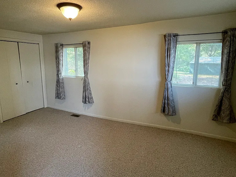 5010 S Lake Dr — Photo 23