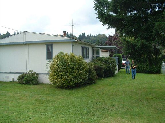 3rd image of 1095 Celery Ave