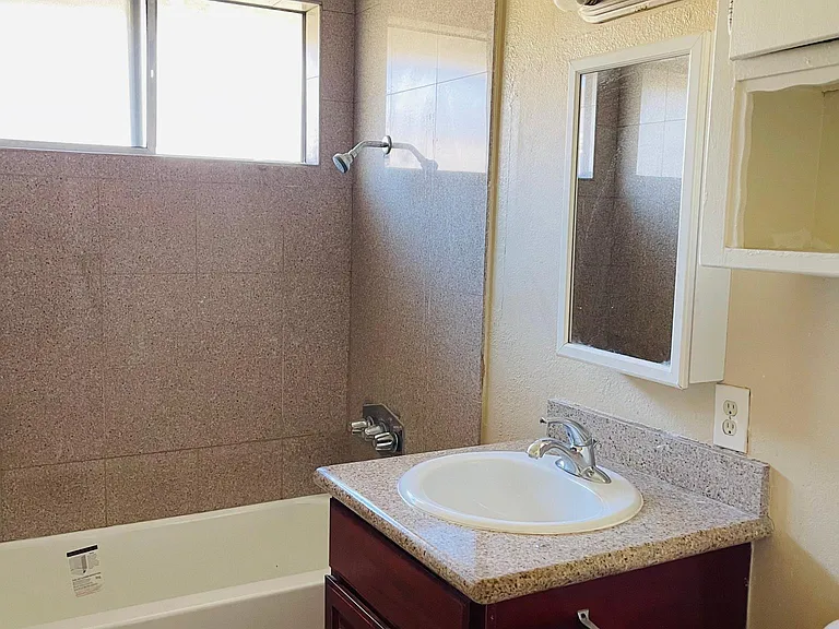 4830 Canoga St #H — Photo 11