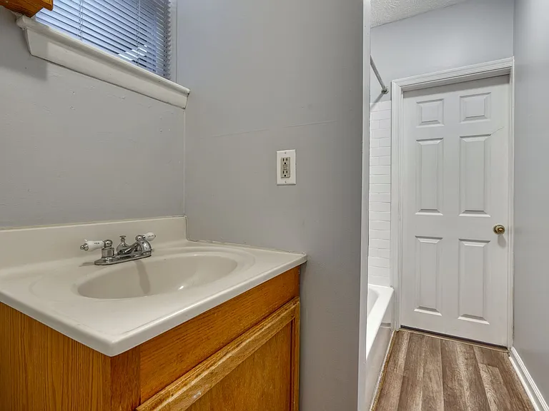 1601 S Hanover St — Photo 10