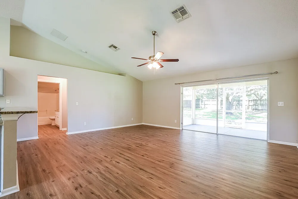 4 bed, 2.0 bath, 1820 sqft, $2,450 — Photo 4
