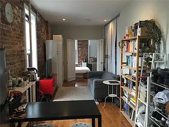 Rented by R New York