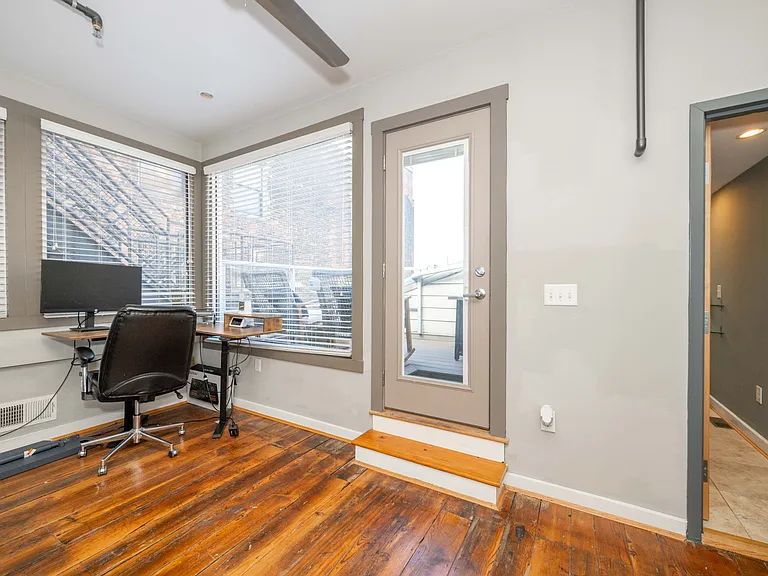 1417 Main St #5 — Photo 29