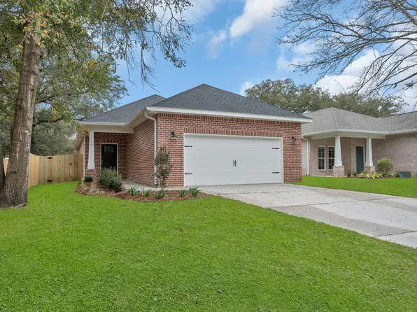 1568 Pine St, Niceville, FL 32578