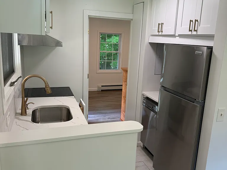 18 Lakeview Rd #B — Photo 11