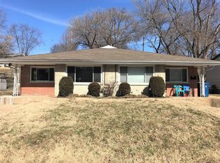 58 Woodlawn Dr, Saint Charles, MO 63301