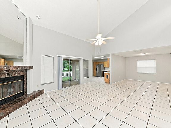 5th image of 606 49th St E