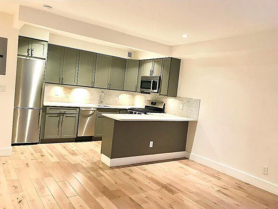 1st image of 361 E 50th St APT 2G