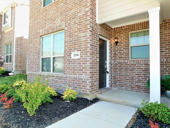 3rd image of 2216 Greystone Dr