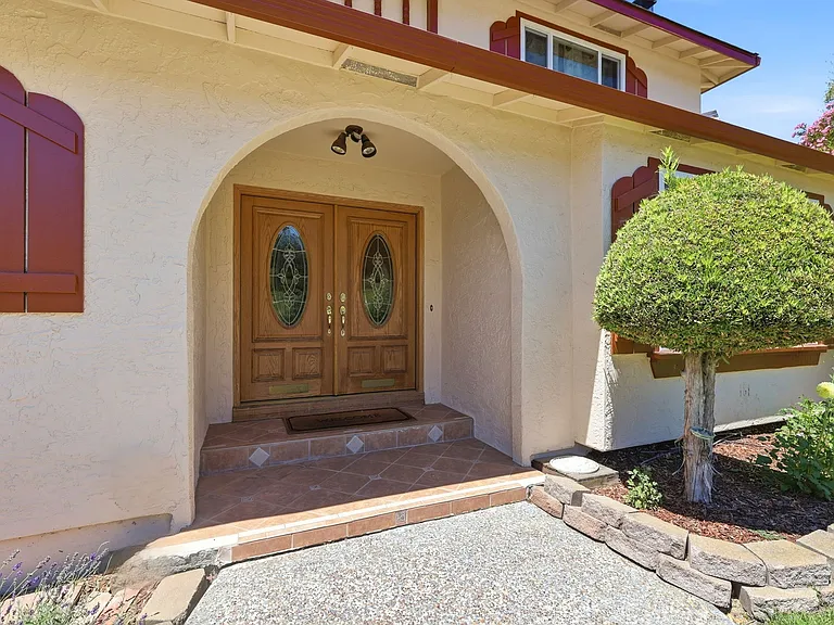 181 Piazza Way — Photo 4