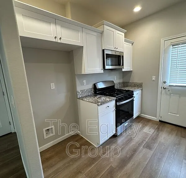 414 S Summit St #103 — Photo 13