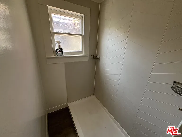 424 N Venice Blvd #B — Photo 12