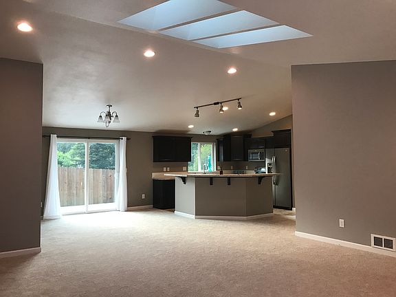 4th image of 203 Rollingwood Dr