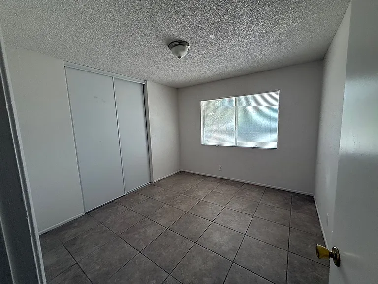 15991 N Culver Rd — Photo 5