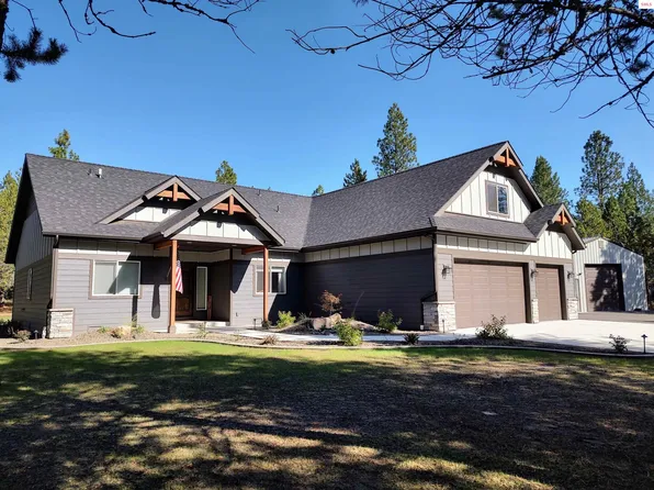 823 W Saffron Ln, Rathdrum, ID 83858