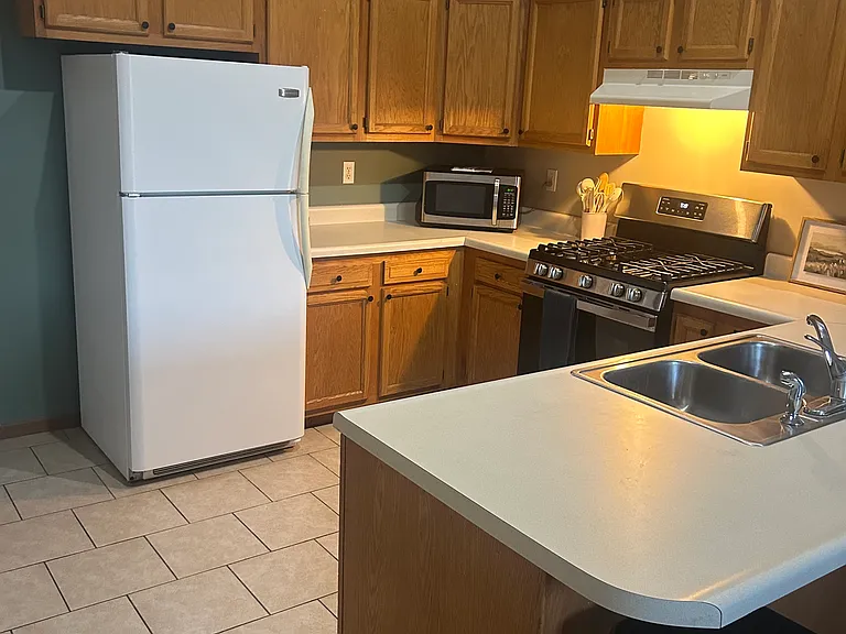 105 Brookside Glen Dr — Photo 3