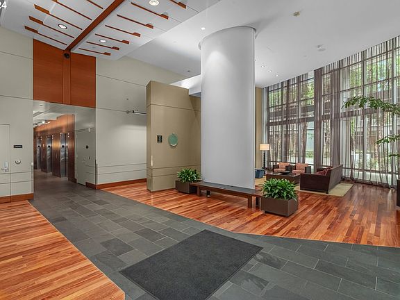 4th image of 3601 SW River Pkwy Suite 1404