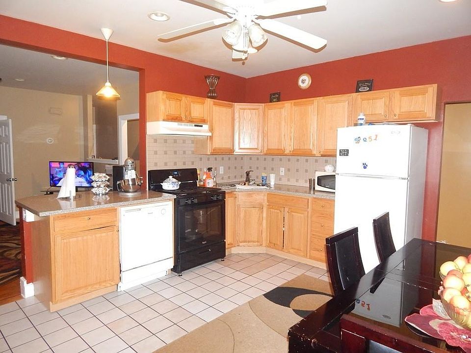1st image of 4 Town Hill St #1