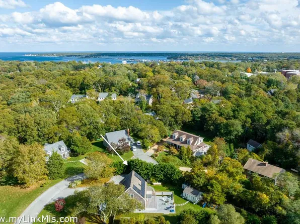 191 Spring Hill Rd, Tisbury, MA 02568