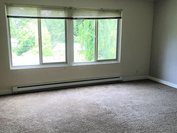 3rd image of 1020 NE 125th St #9