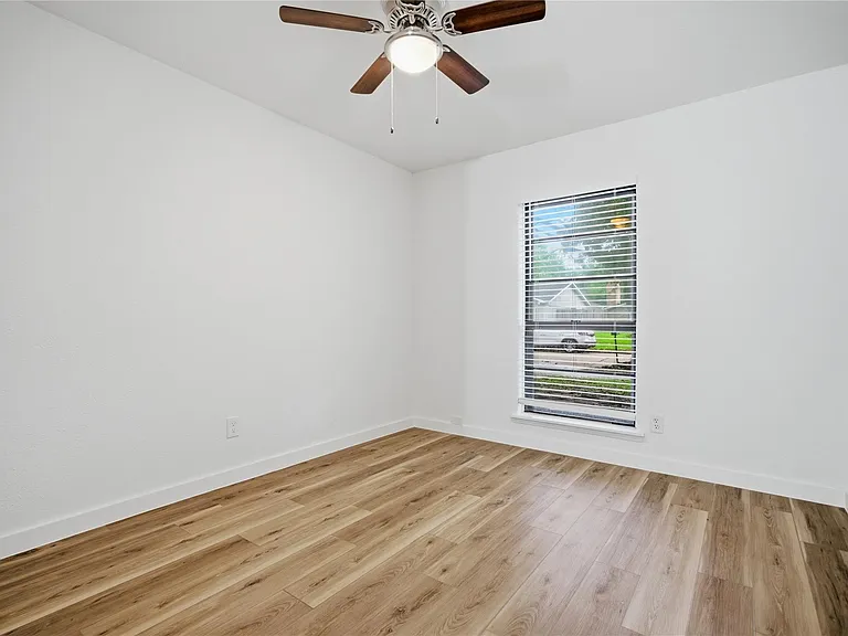 2126 Quail Valley East Dr — Photo 9
