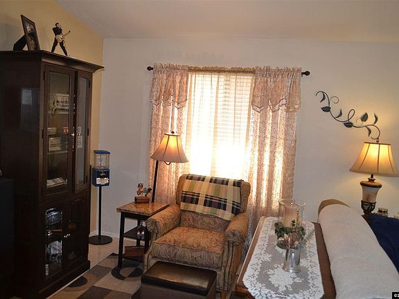 4th image of 1644 Maple Creek Ln