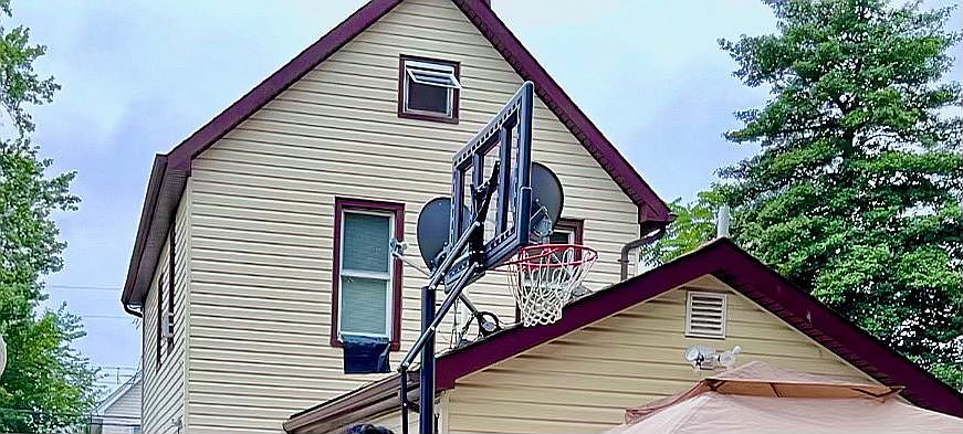 2nd image of 371 Prospect St