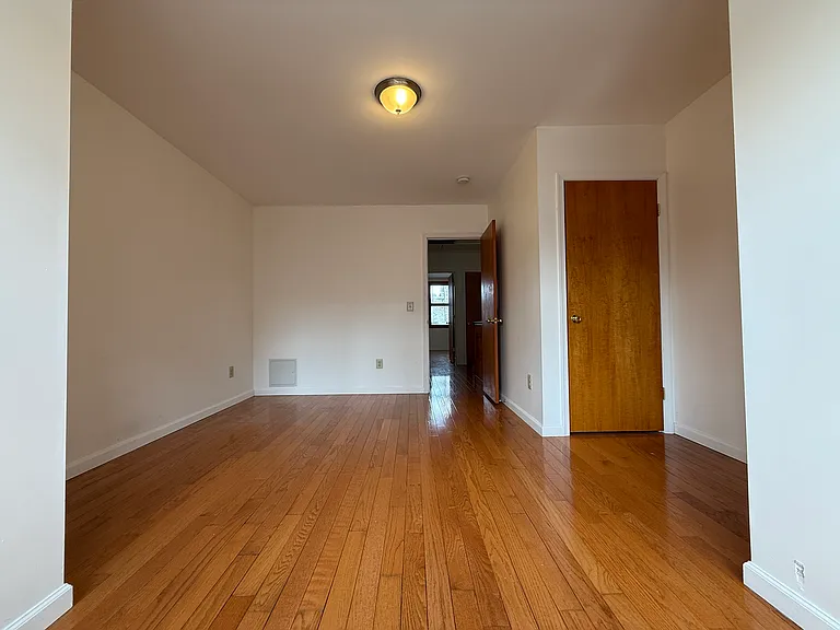 1229 Wood St #2F — Photo 8