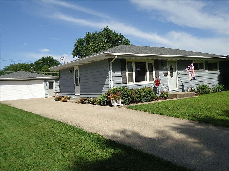 1st image of 1240 Monterey Ln