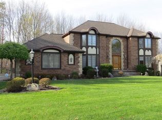 5556 Forest Ln, Brecksville, OH 44141