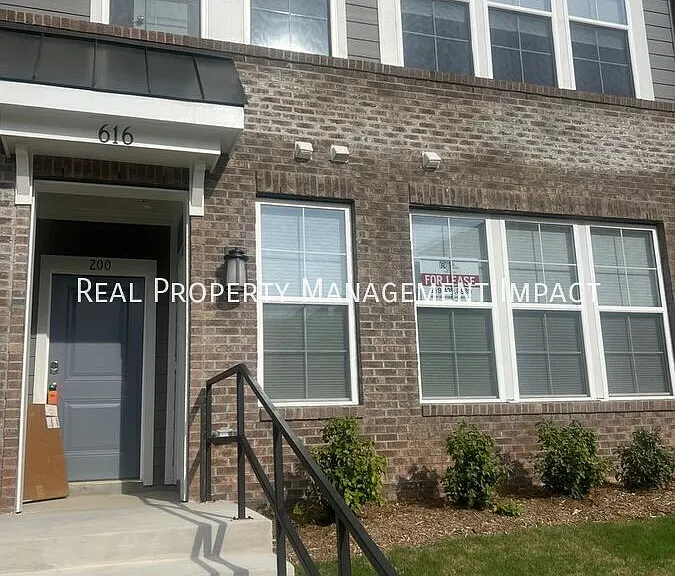 616 Market Grove Dr #100 — Photo 2