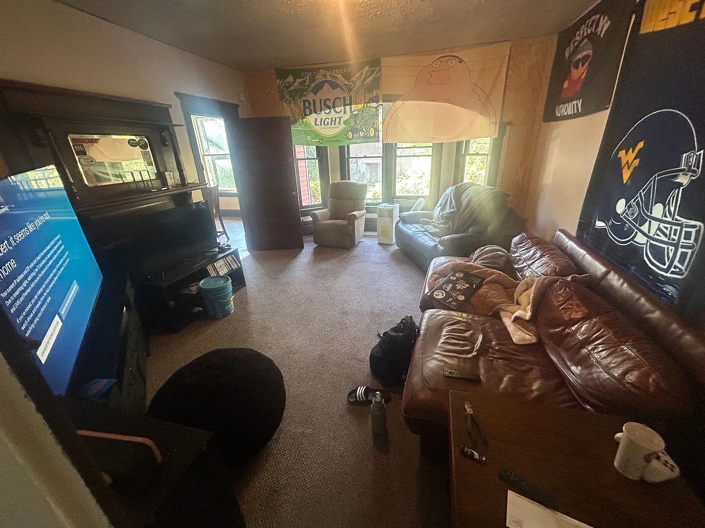 Large 3 Bedroom House - Downtown - Available May 19, 2027! — Photo 3