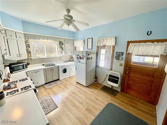 5th image of 60 May Ave