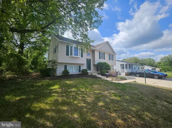 1139 Bradley Rd, Pasadena, MD 21122