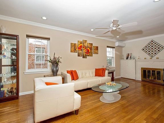 3rd image of 8515 211th St