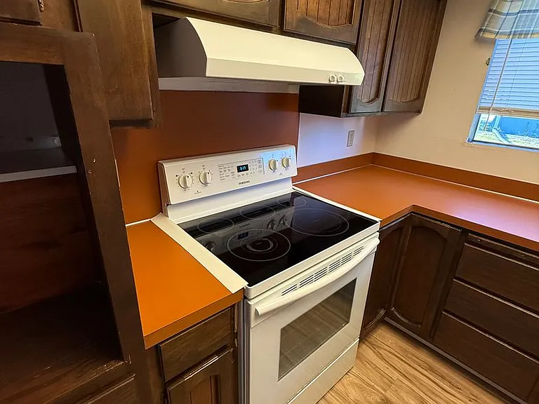 2209 Colby Ave #4 — Photo 9