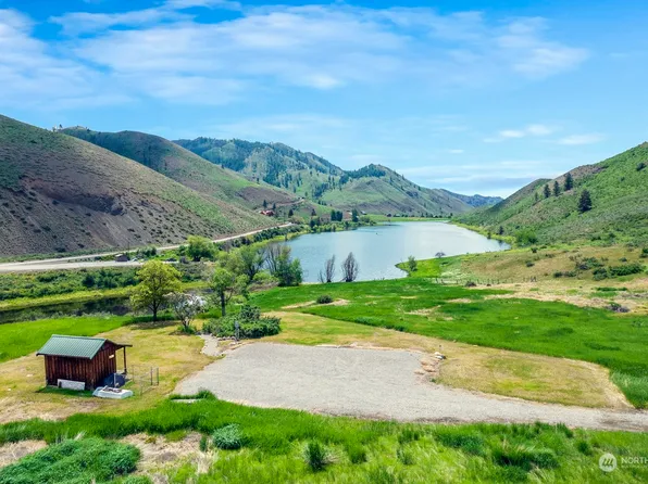 70 Heritage Rose Road, Winthrop, WA 98862